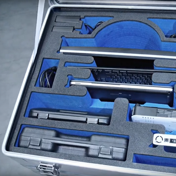 ZARGES K 470 Aluminiumkiste mit Schaumeinsatz für einen kompletten PC Arbeitsplatz. ZARGES K 470 Aluminiumkiste mit Schaumeinsatz für einen kompletten PC Arbeitsplatz.