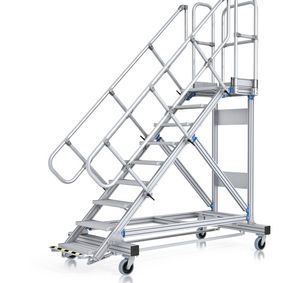 Abbildung einer fahrbaren Podesttreppe