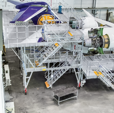 Állítható magasságú farokrész- és hajtómű-dokk a Bombardier CRJ900 típushoz.
